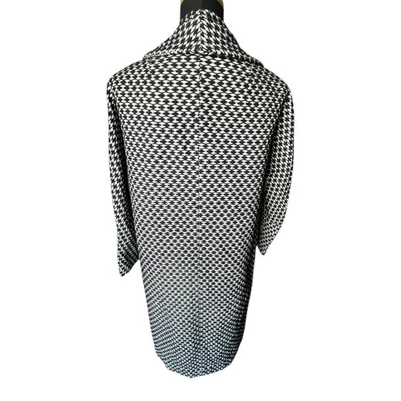 Vintage Women’s Geometric Print Overcoat Black & White 60s Mod Trench Size Large - Picture 3 of 4